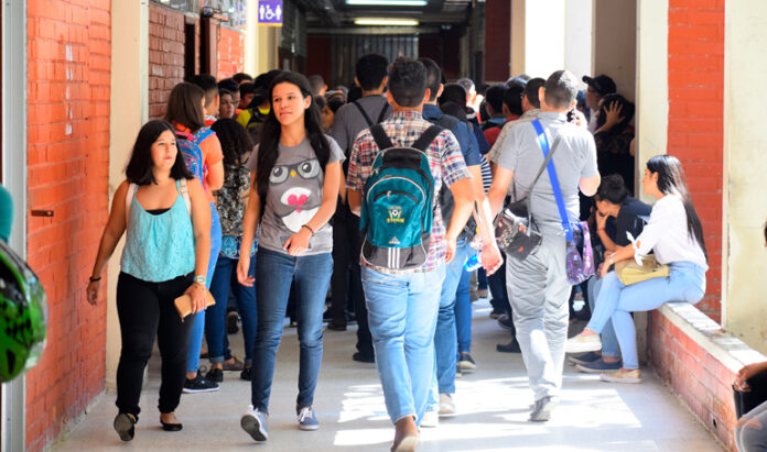 estudiantes-696x411.jpg