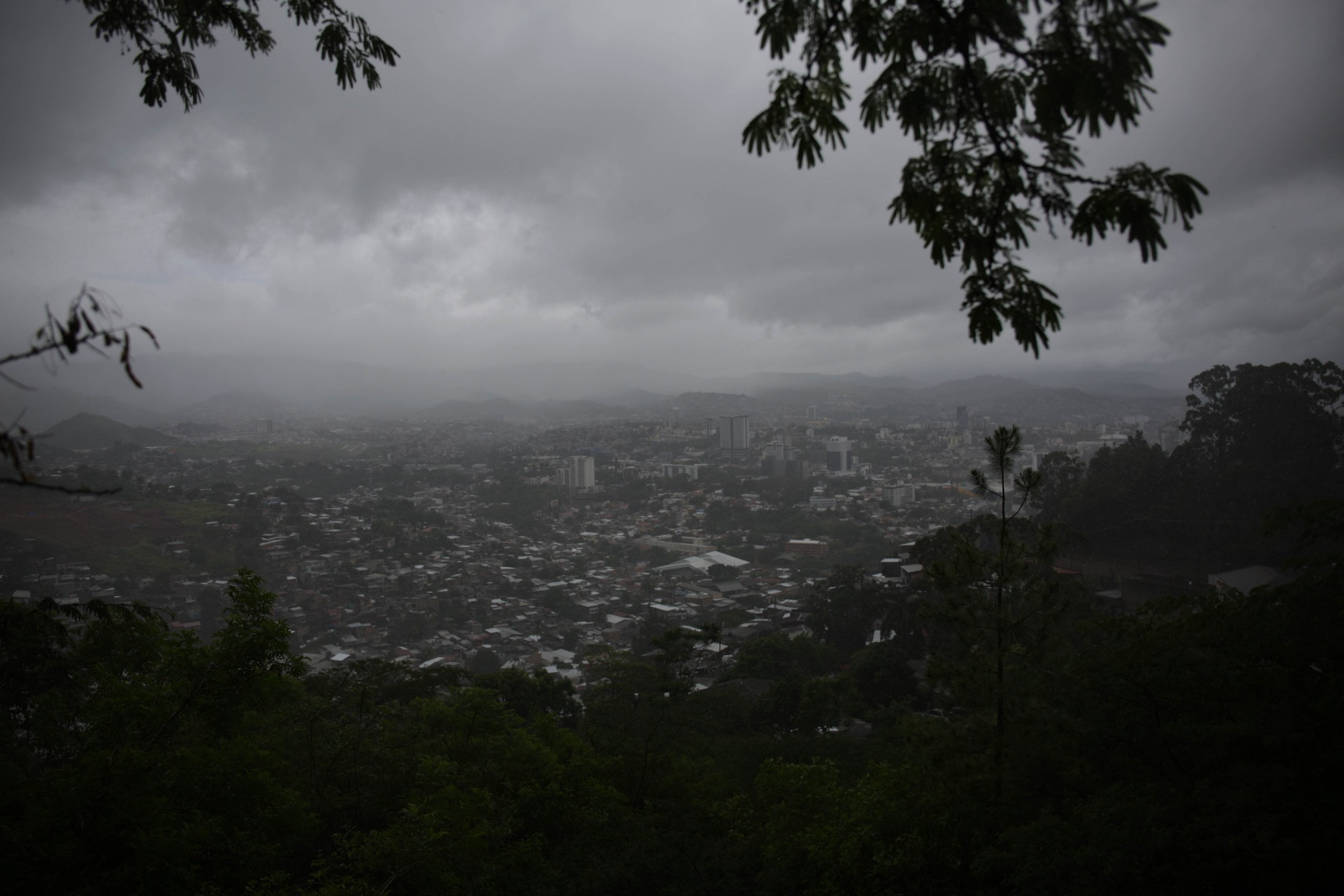 La siembra de nubes busca aprovechar formaciones nubosas con suficiente humedad para favorecer la generación de precipitaciones.