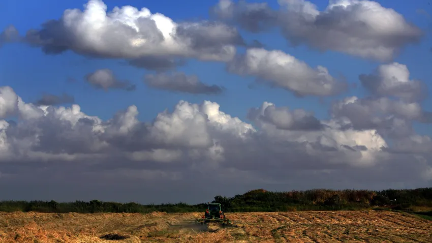 Gobiernos de países de América utilizan la técnica de siembra de nubes para mitigar crisis hídricas.