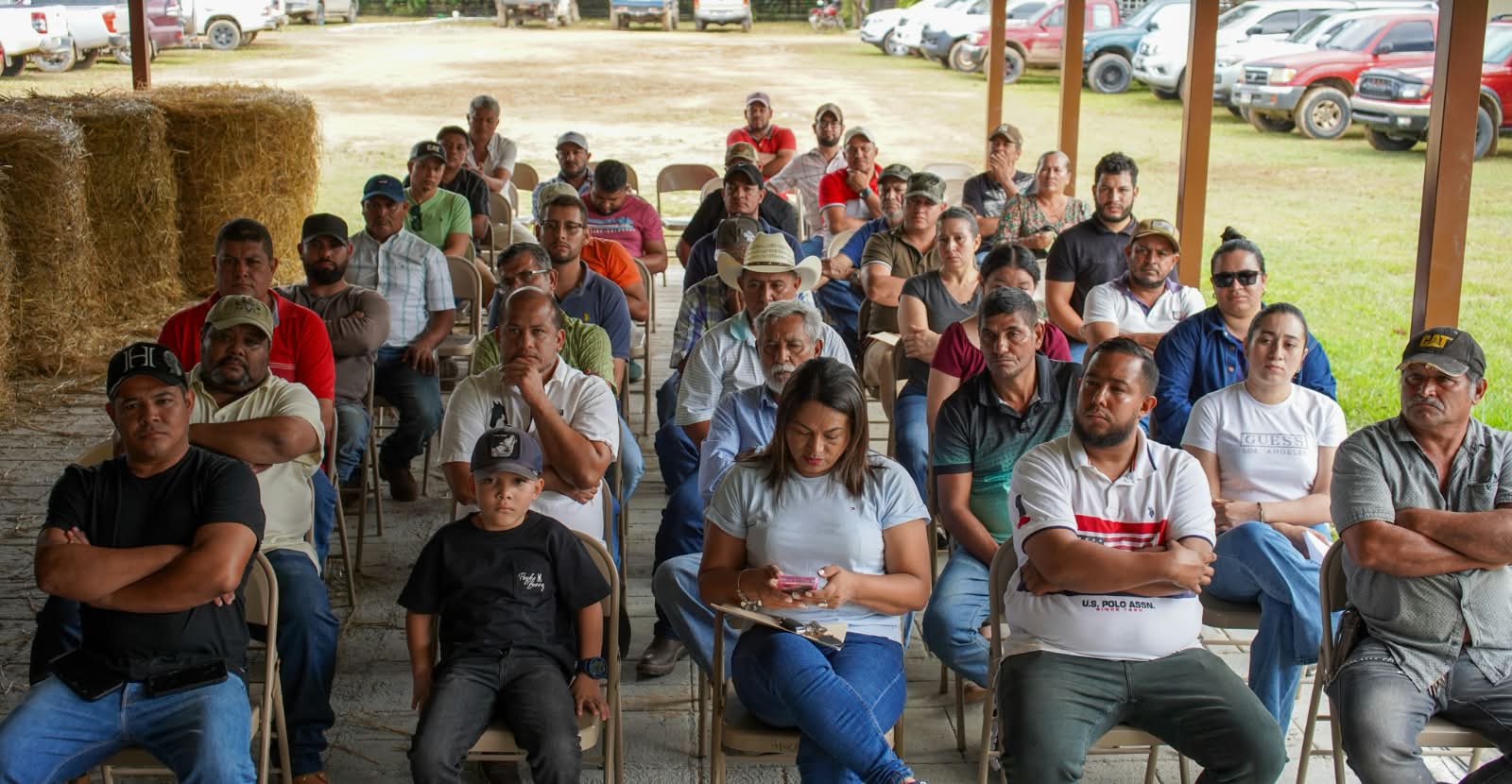 La capacitación también contempla el manejo de raciones de forrajes secos y el monitoreo del bienestar del ganado.