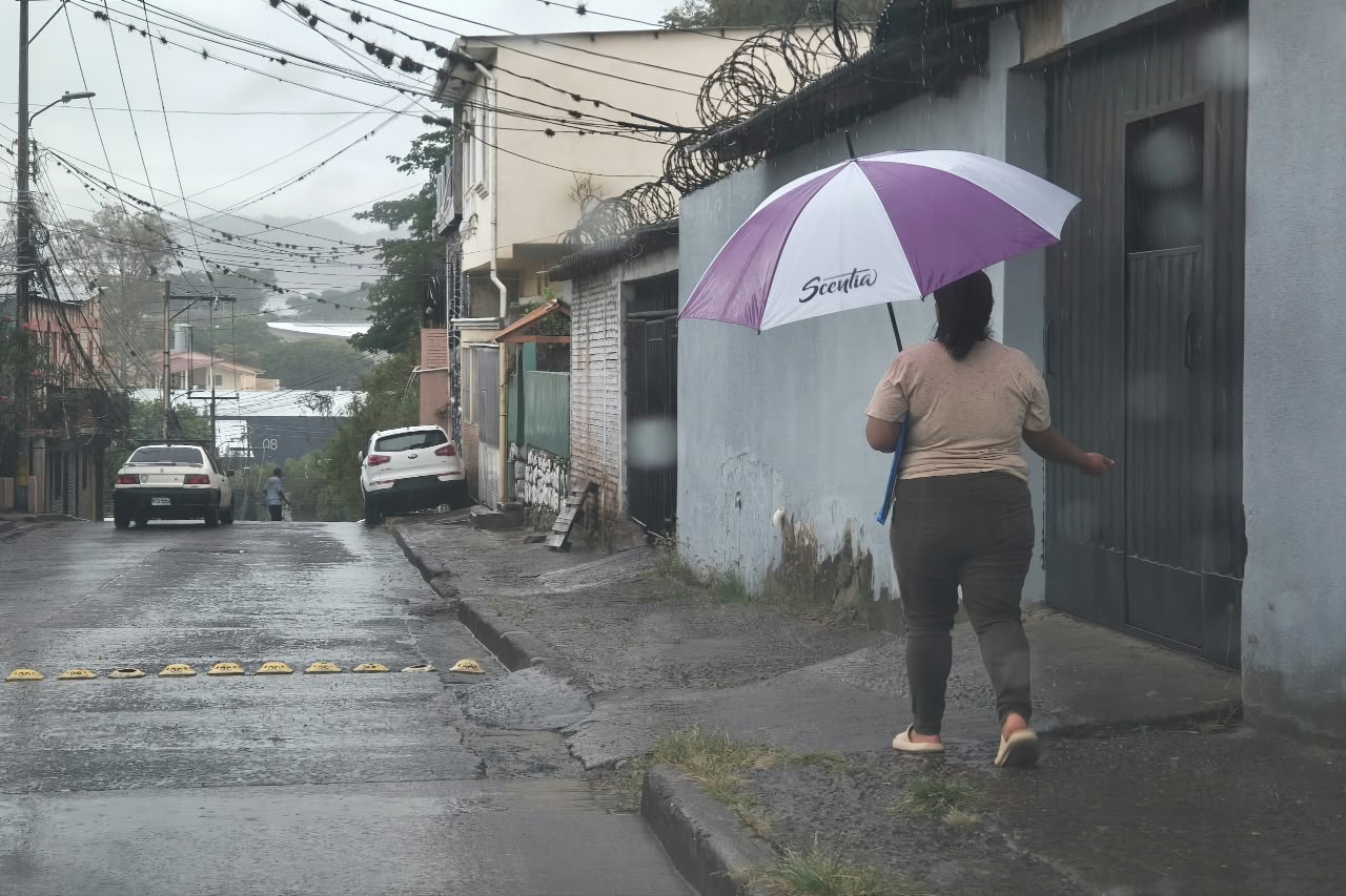 Honduras tendrá un domingo mayormente seco y cálido, con temperaturas de hasta 41 grados en Choluteca y Valle y lluvias aisladas en el norte y oriente.