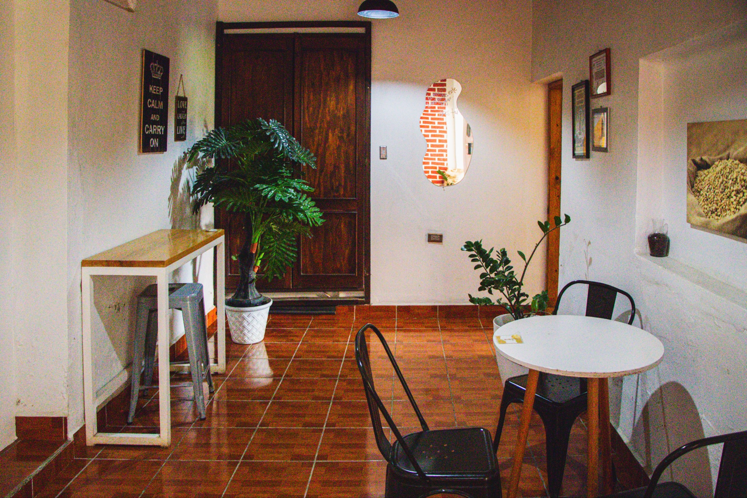 Con un ambiente agradable y una atención muy buena la cafetería conquista a sus visitas.
