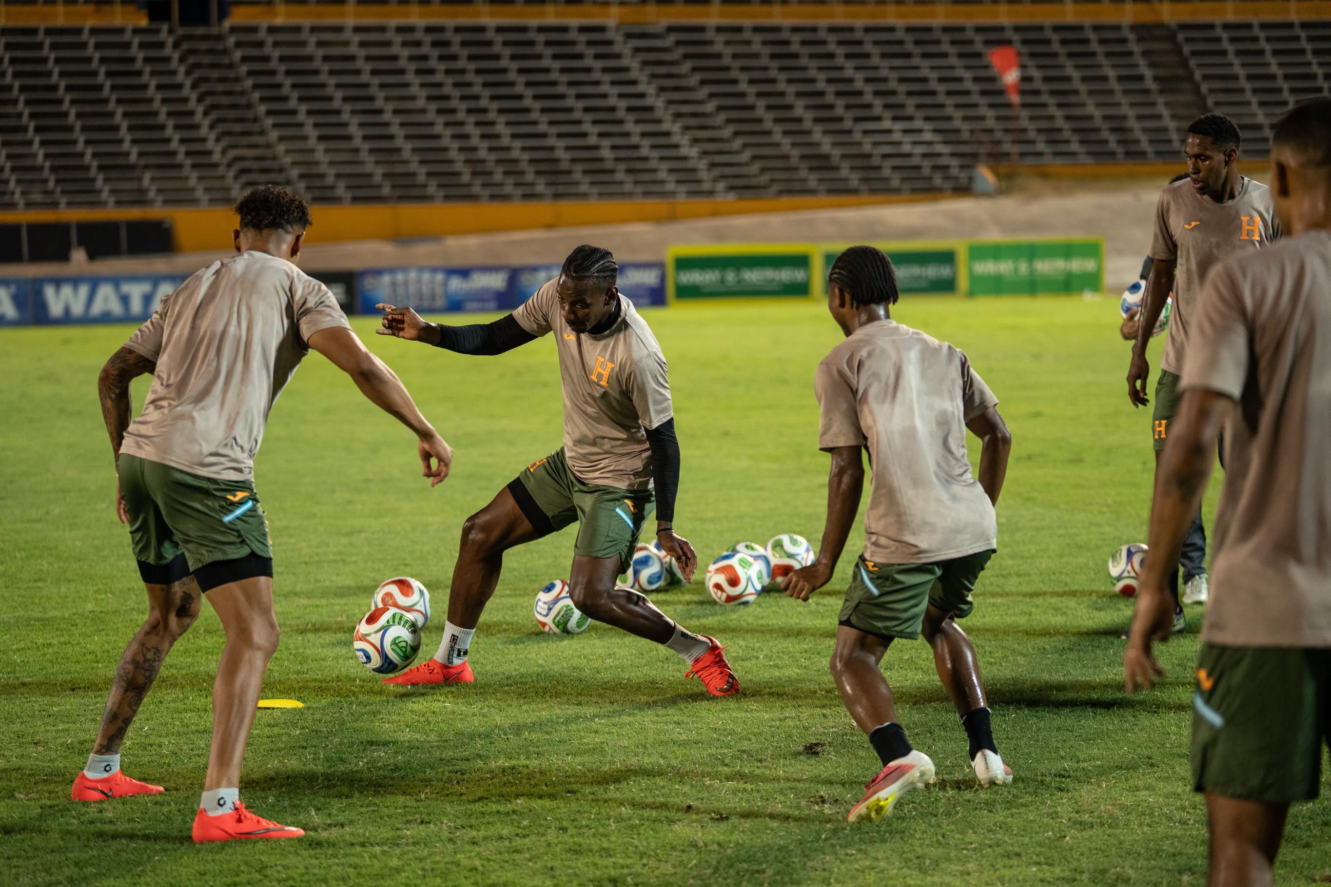 Honduras visita a Jamaica por el segundo compromiso en la Liga de Nacioes.