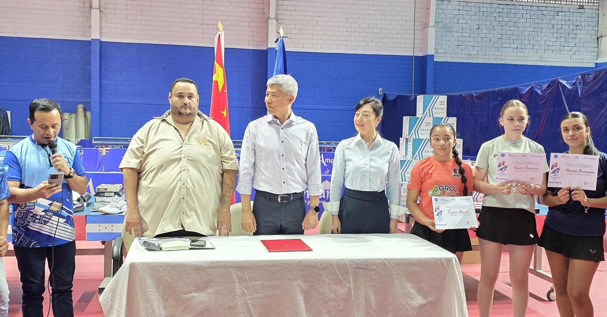 Fenatemh recibe donativo de China
