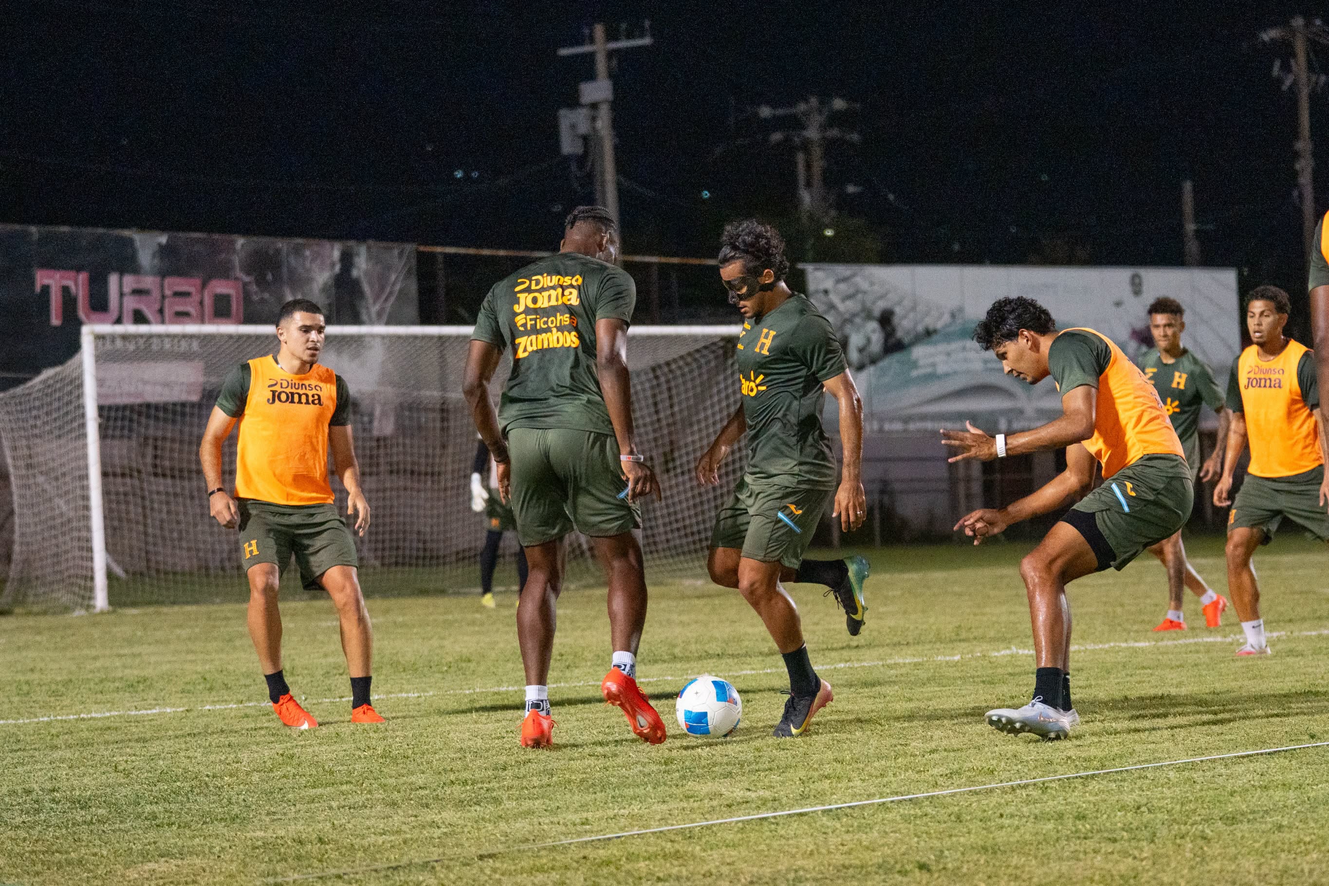 Honduras visita a Martinica por la Liga de Naciones de Concacaf.