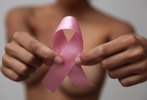 Conocer los factores de riesgo y prestar atención a cambios inusuales en las mamas forma parte de la prevención y detección temprana.