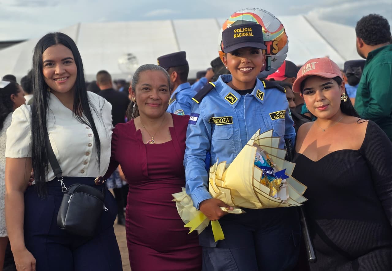Policías recién graduados