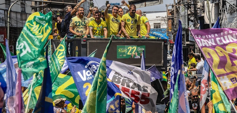 Bolsonaro aventaja a Lula en conteo parcial