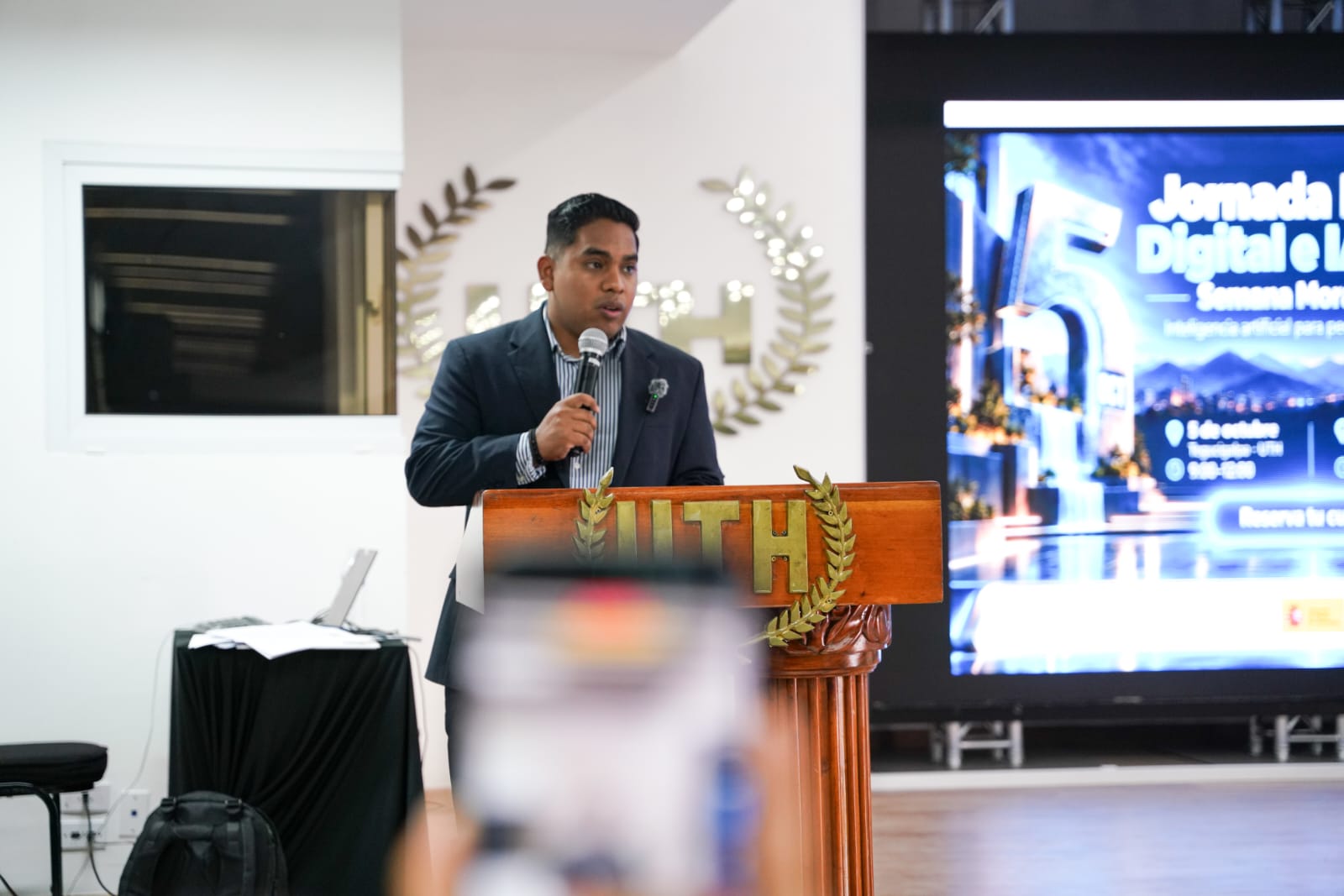 Ministro de Injuve