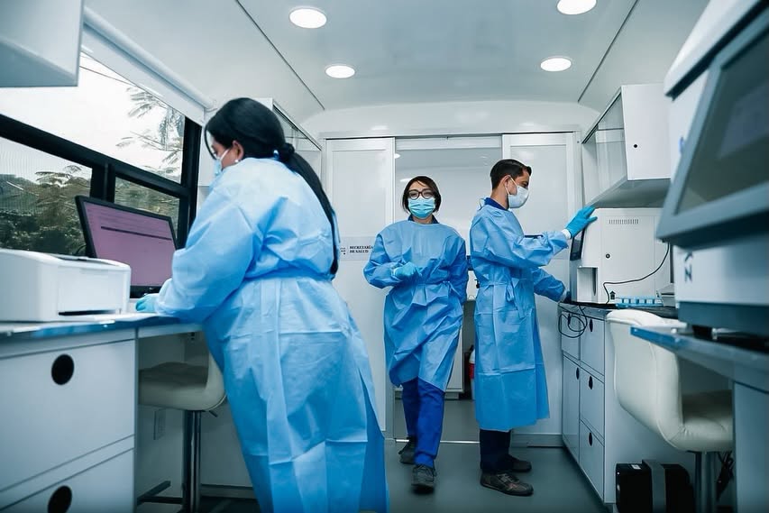 La designada presidencial María Antonieta Mejía informó sobre la entrega de seis nuevos quirófanos en el Hospital Escuela, que permitirá aumentar la capacidad d