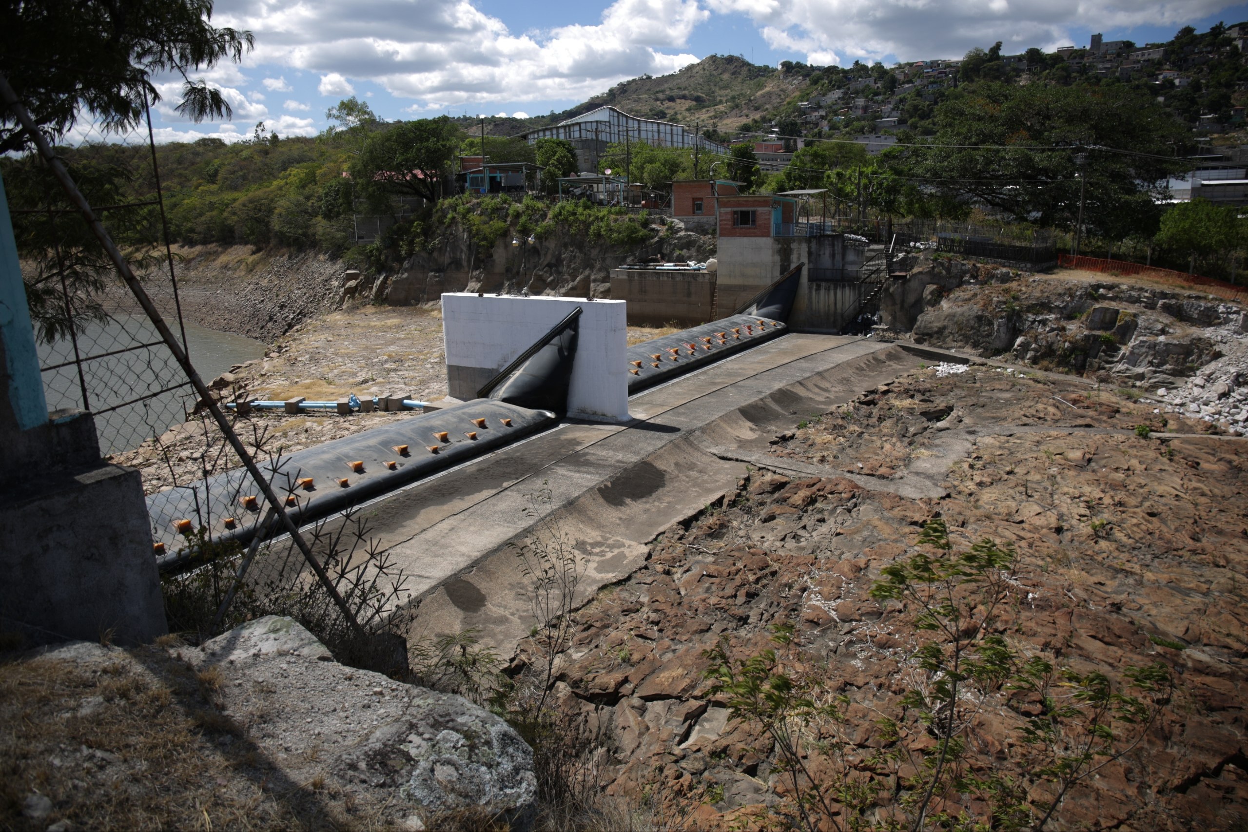 Los capitalinos vivieron meses de recesión de agua por la sequía.