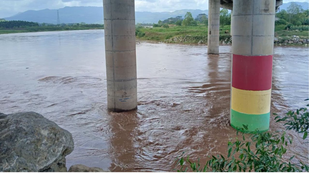 Intensas lluvias han provocado la crecida del Río Ulúa.