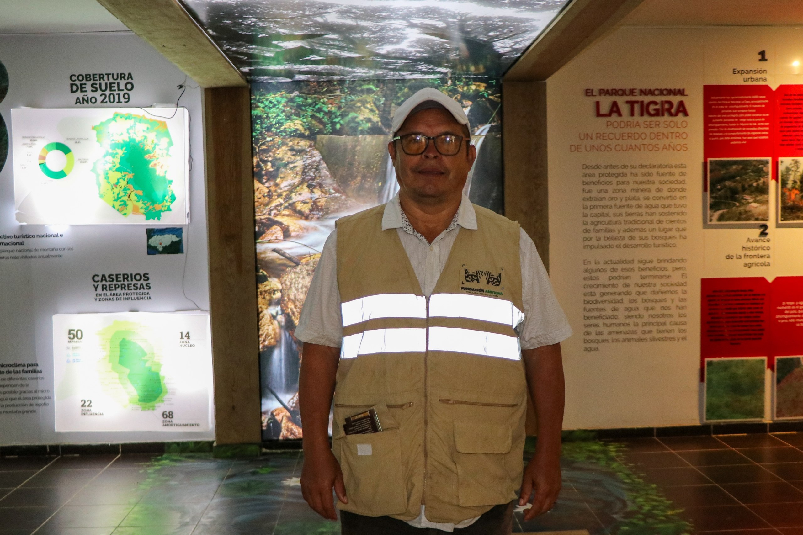 Jefe de zona del Parque Nacional La Tigra, Santos Gerardo Servellón.