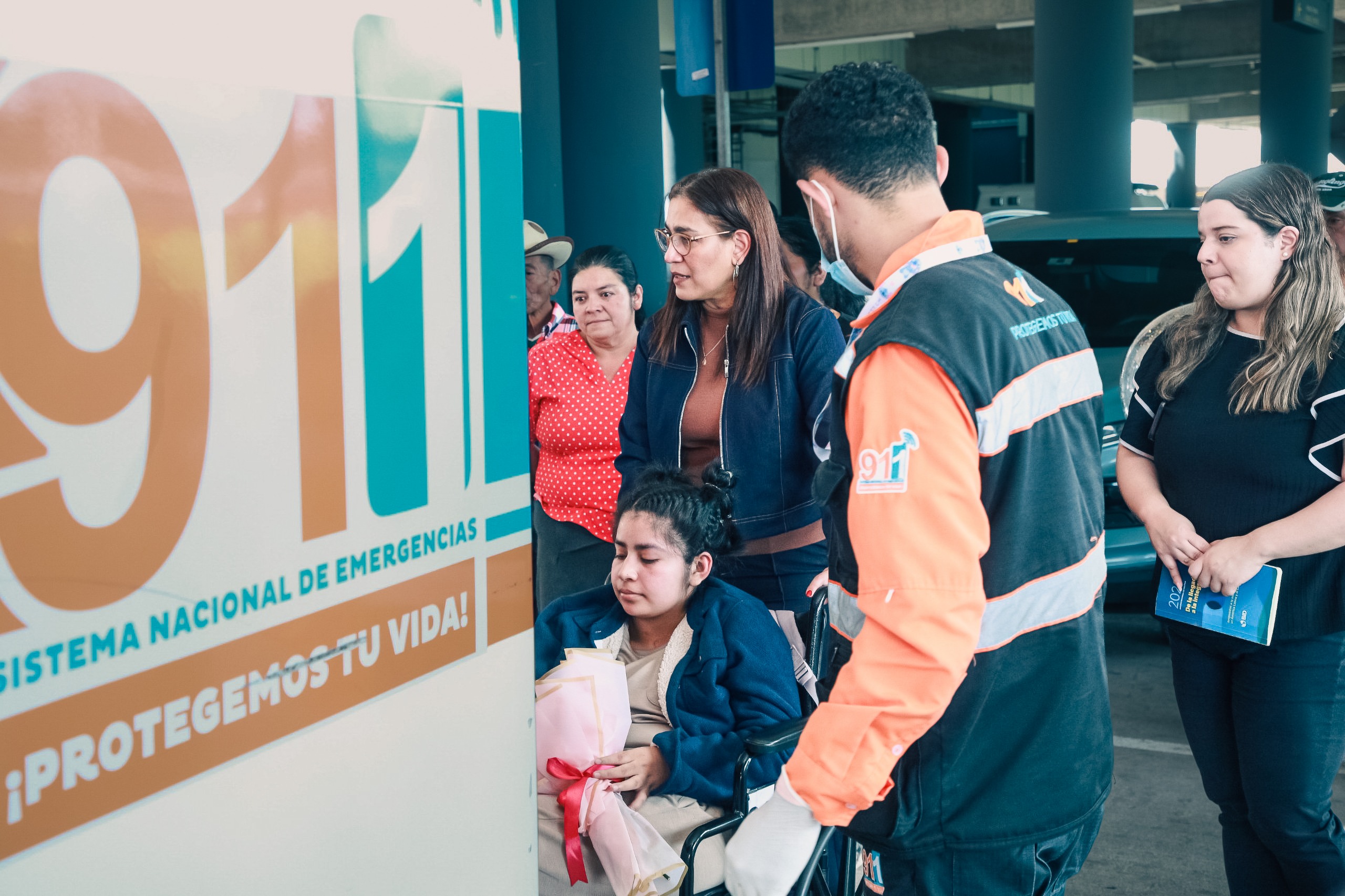 Personal del 911 acompañó el traslado de Gladis hasta Marcala, La Paz.