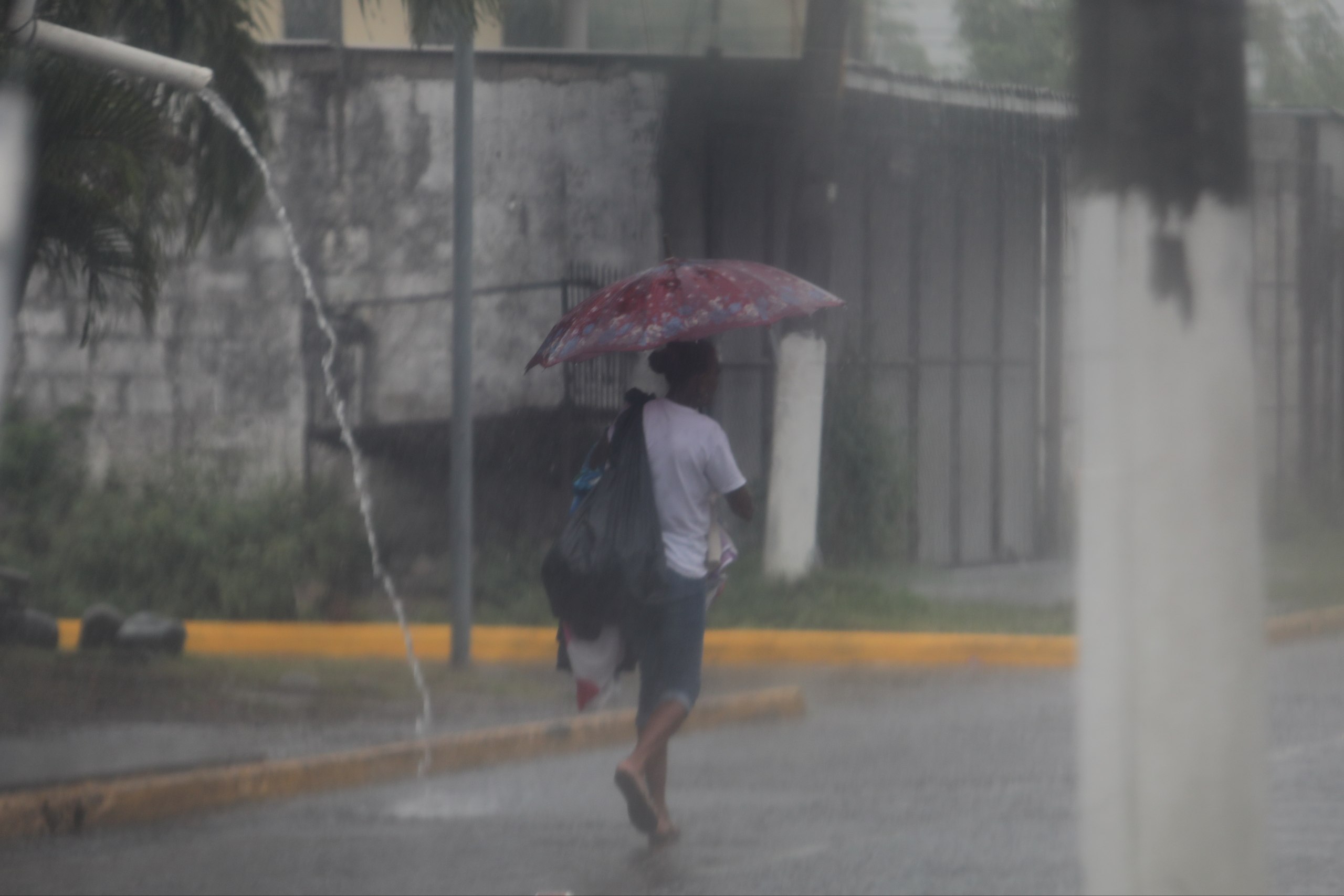 Onda tropical dejará lluvias y chubascos en gran parte de Honduras este domingo