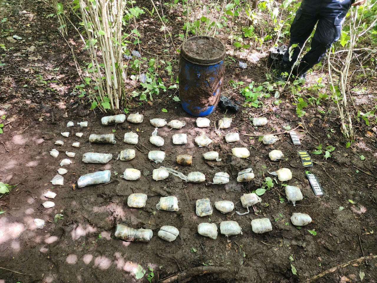 Enterrada en un barril fue encontrada droga de la MS-13 tras investigación efectiva en Langue, Valle.