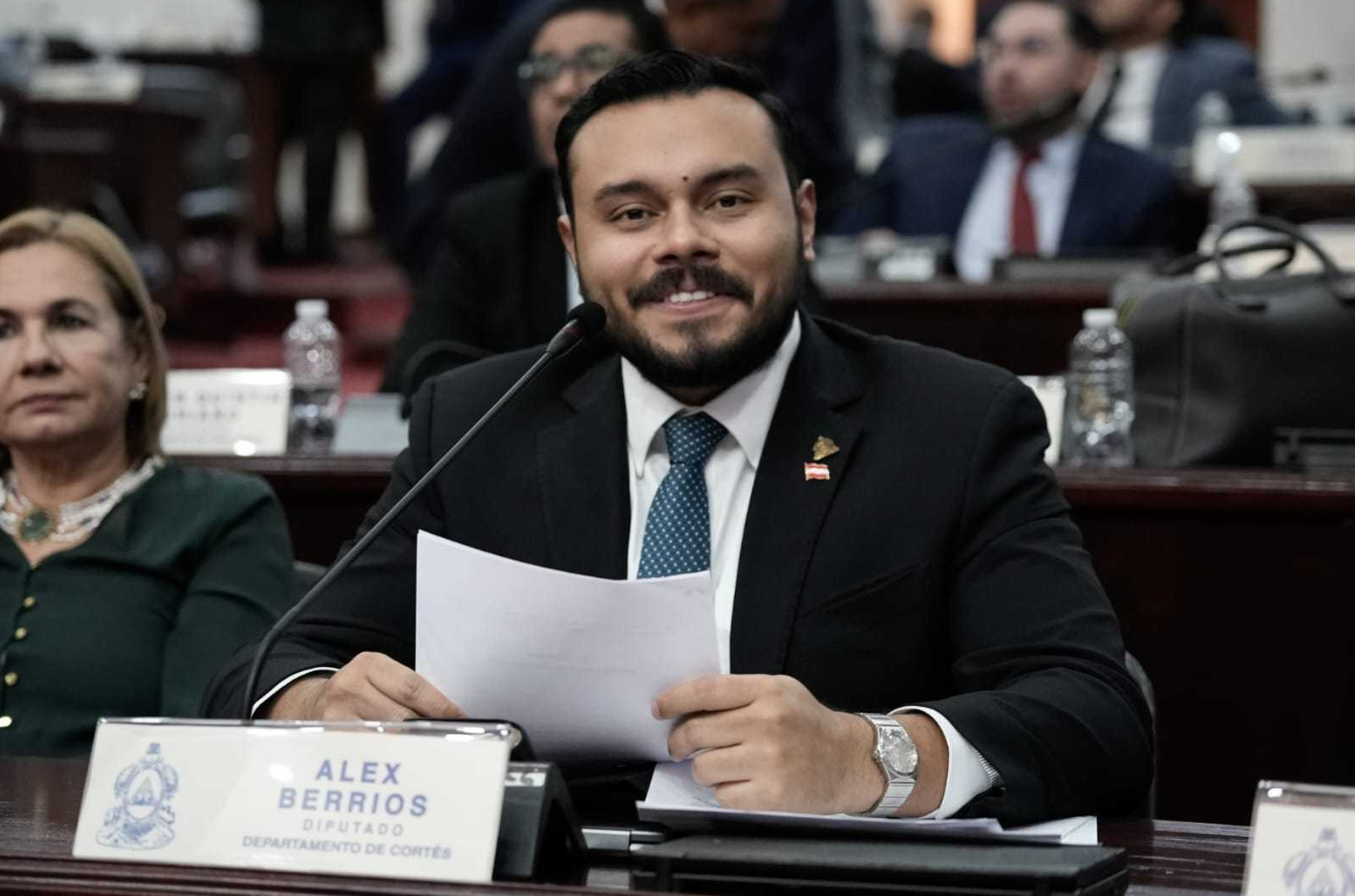 El diputado Alex Berríos presentó la iniciativa Ley Ruta Segura, que propone reformar el artículo 323 del Código Penal para endurecer las penas.