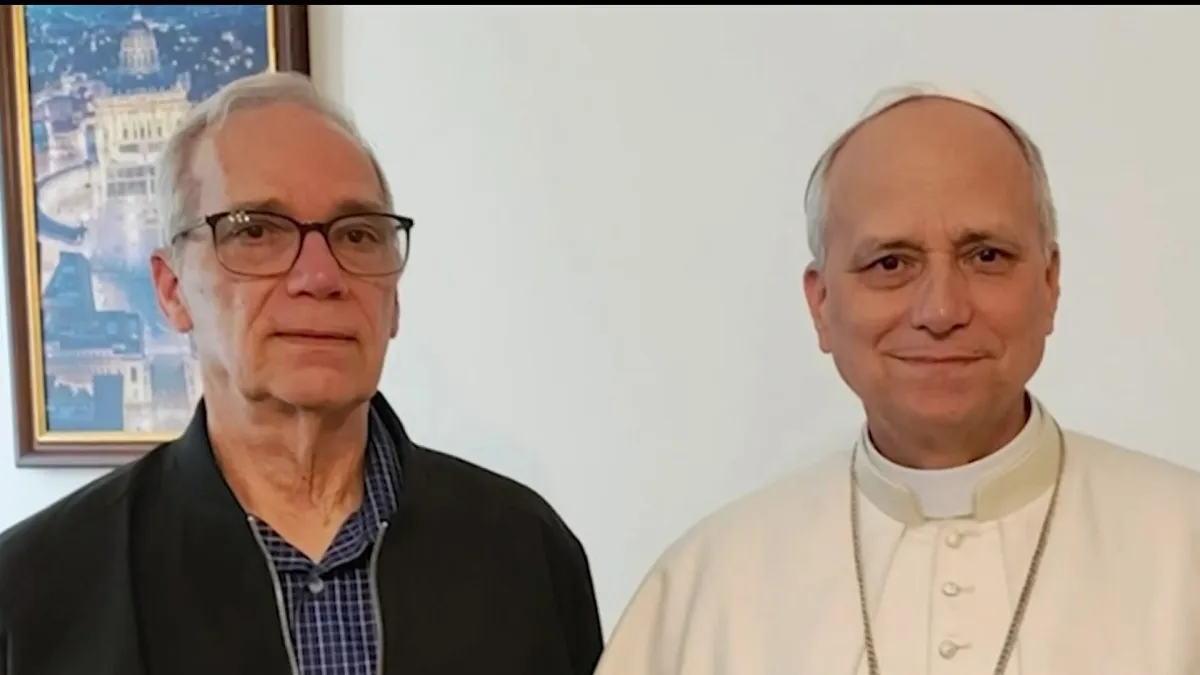 Louis Prevost, hermano mayor del pontífice, también enfrenta cáncer y recibe tratamiento médico.