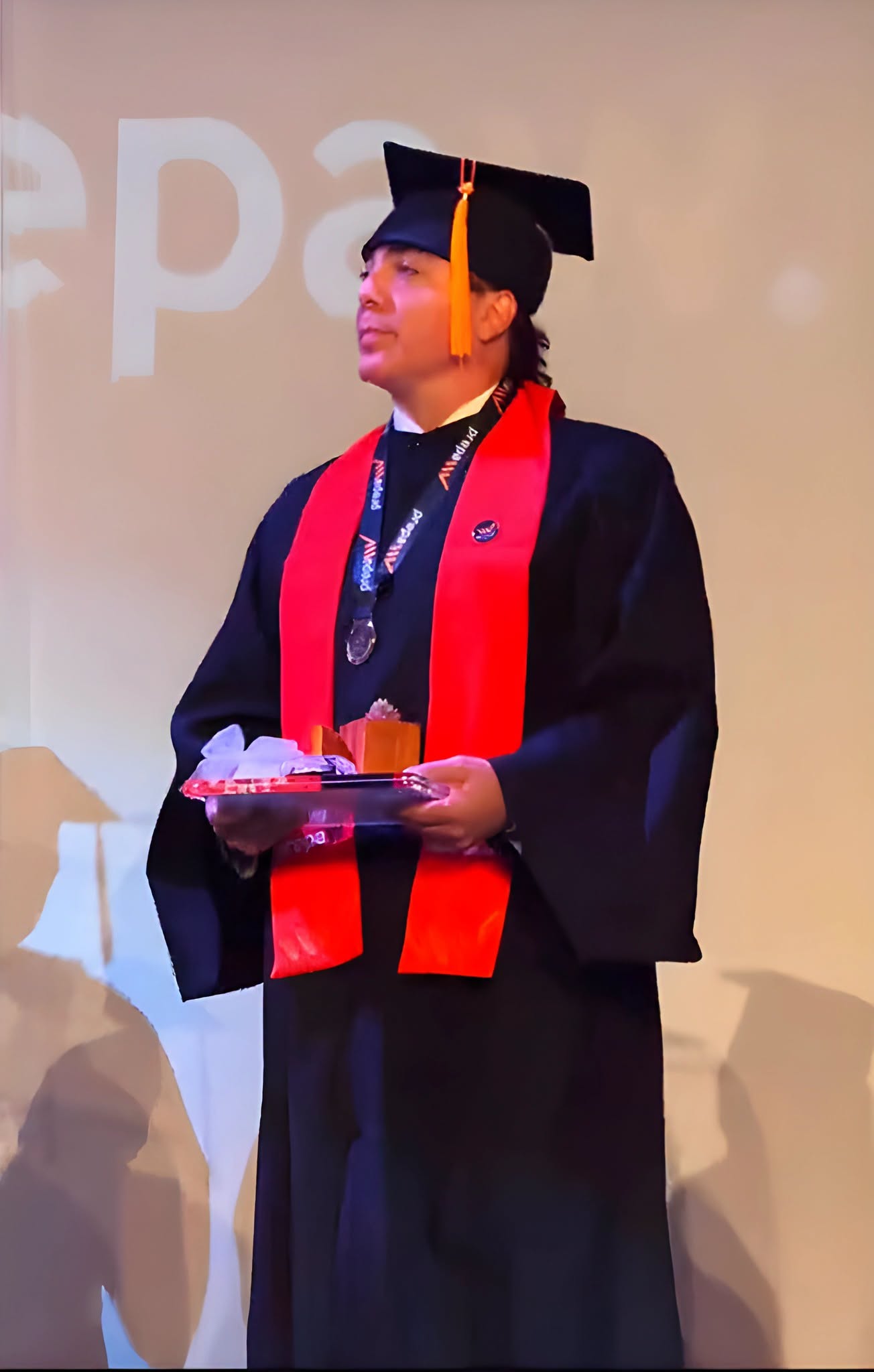 Cristian Castro celebró en agosto, uno de sus logros personales más importantes: a los 51 años terminó la preparatoria