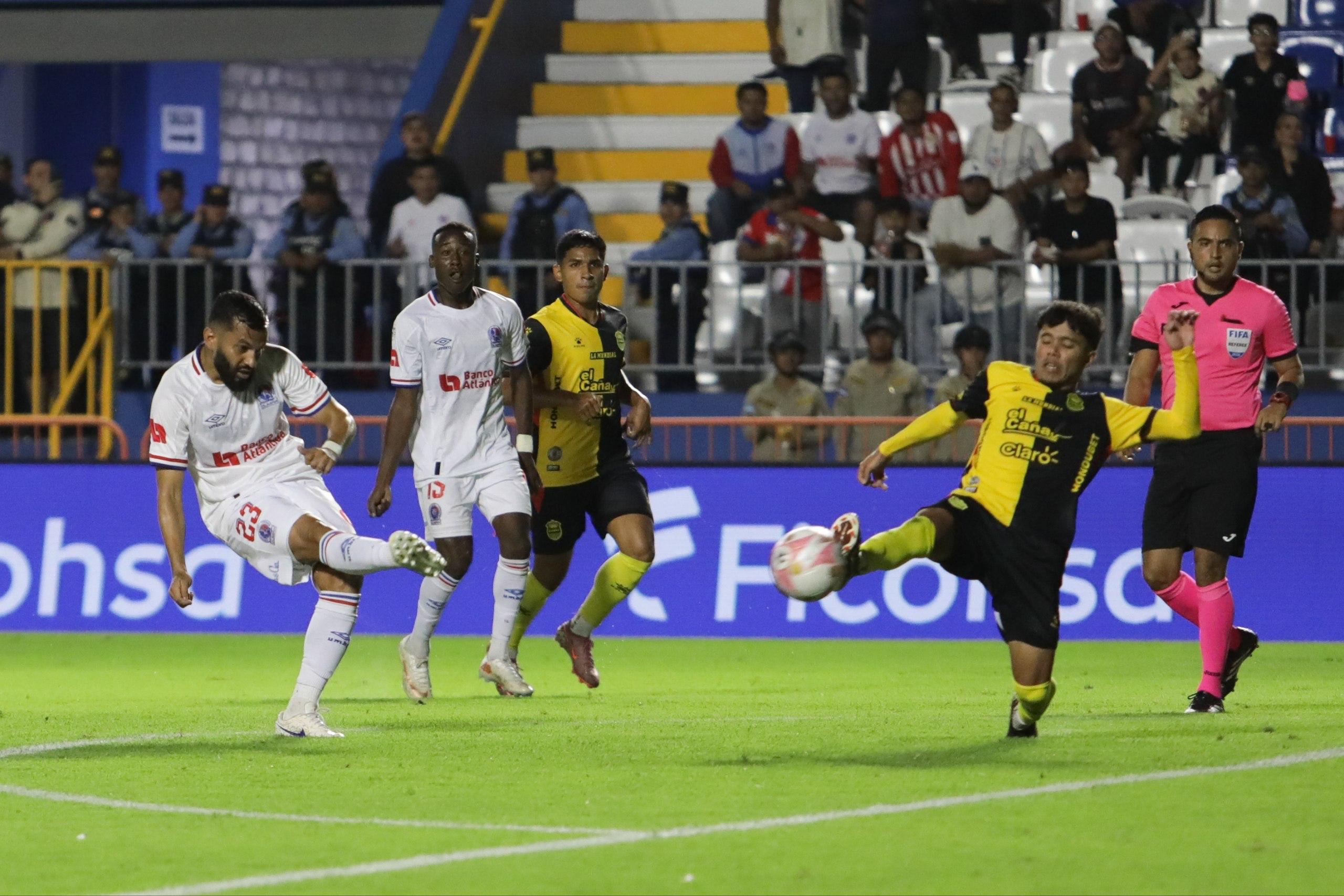 Olimpia se impuso 2-1 a Real España.