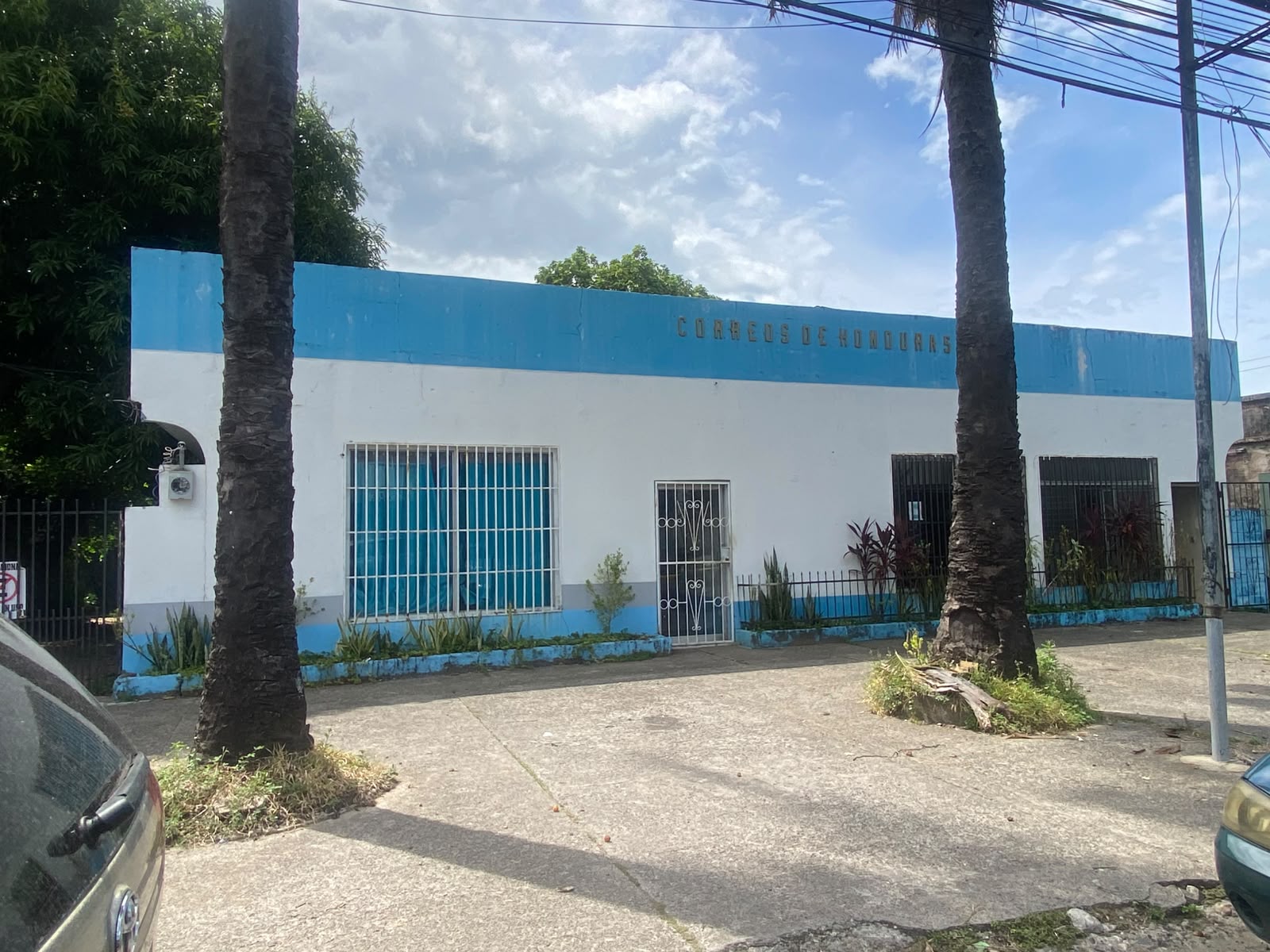 Anuncian remodelación y modernización de la agencia de correos en La Ceiba