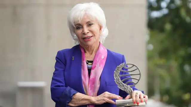 Isabel-Allende-2.webp
