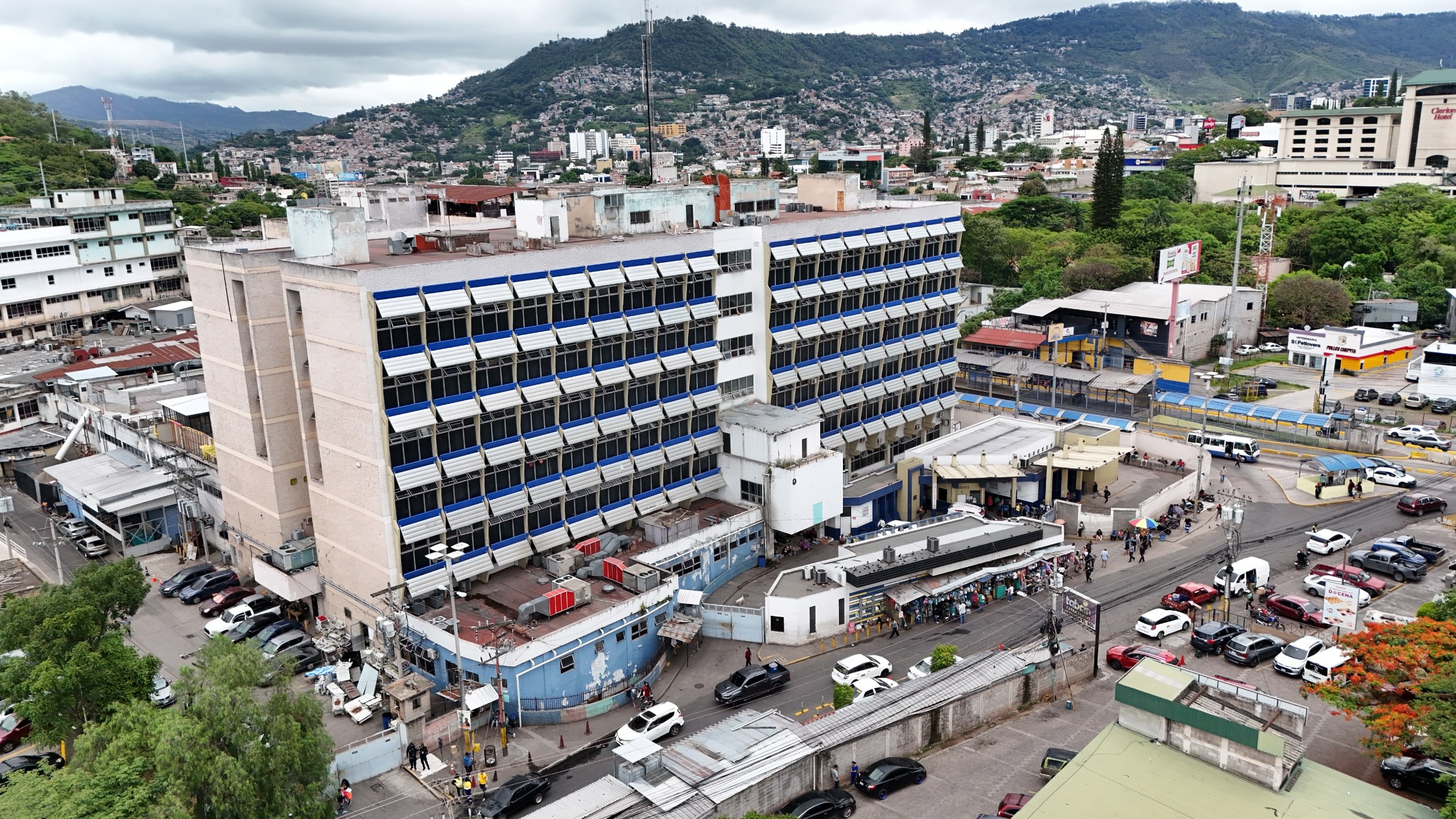Fachada del Hospital Escuela