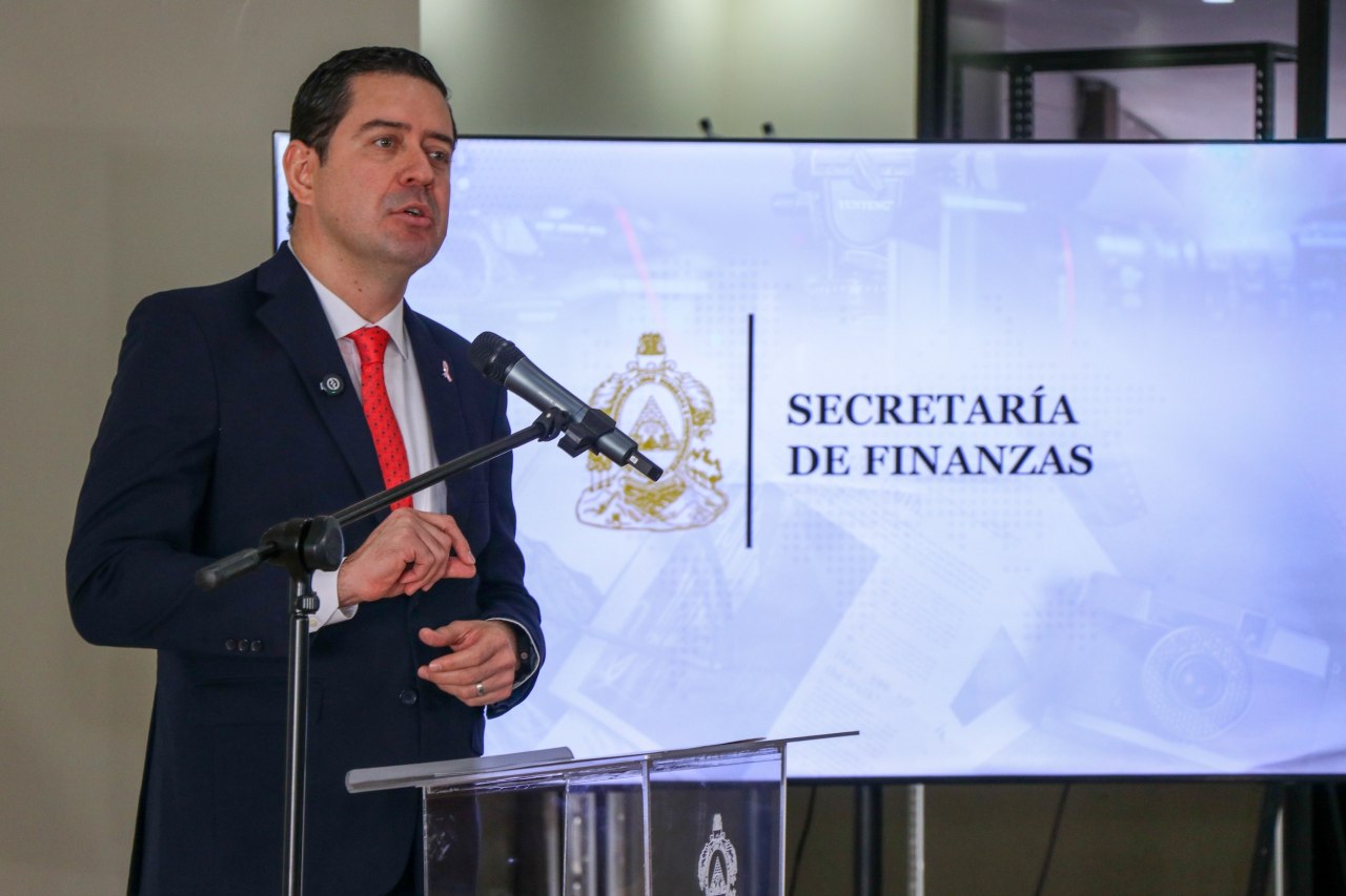 Secretario de Finanzas Emilio Hércules