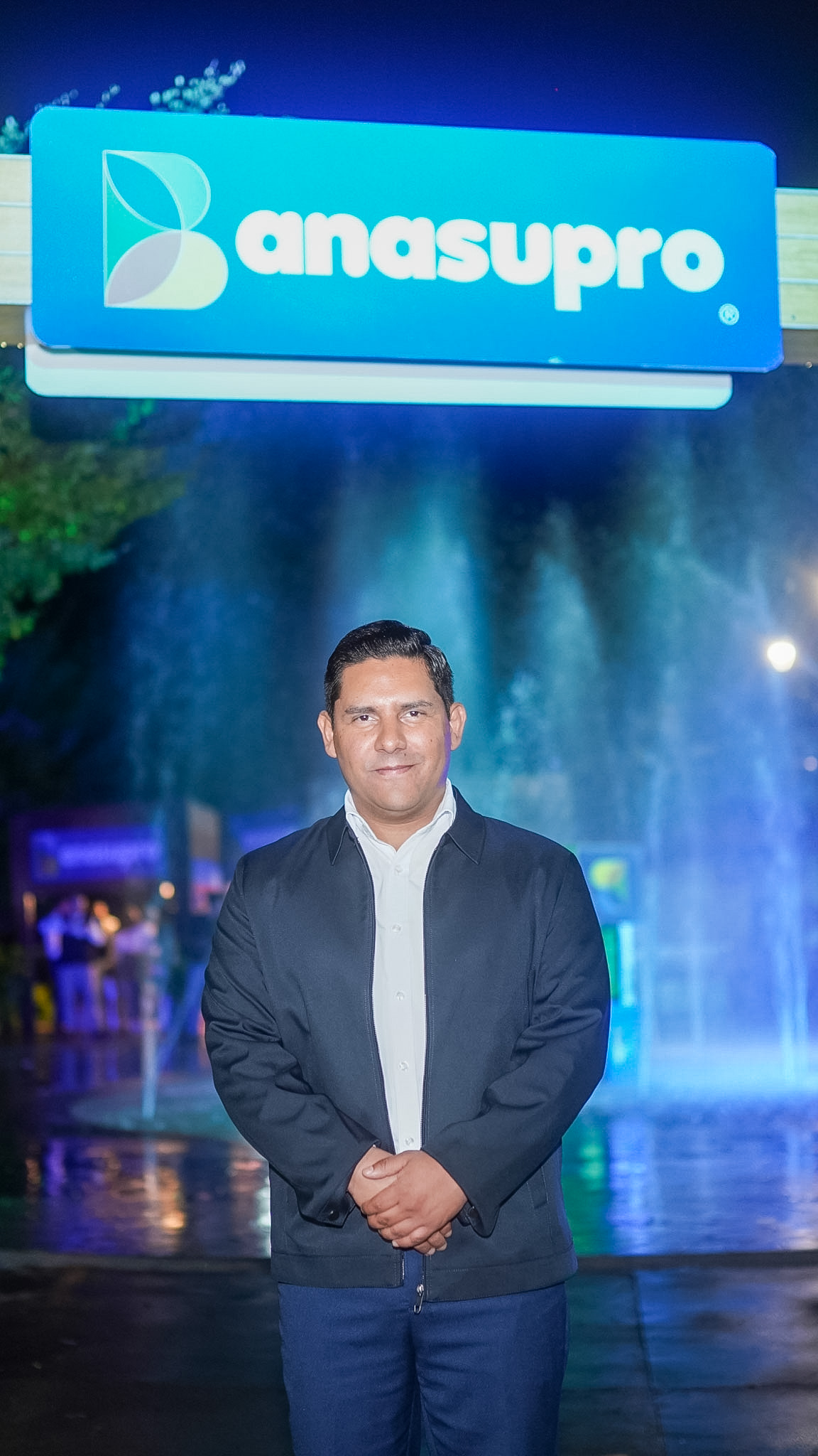 El gerente general Lic. Aaron Reaños