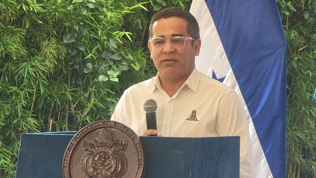 Alejandro Puerto, directivo del Colegio de Ingenieros Civiles de Honduras (CICH),