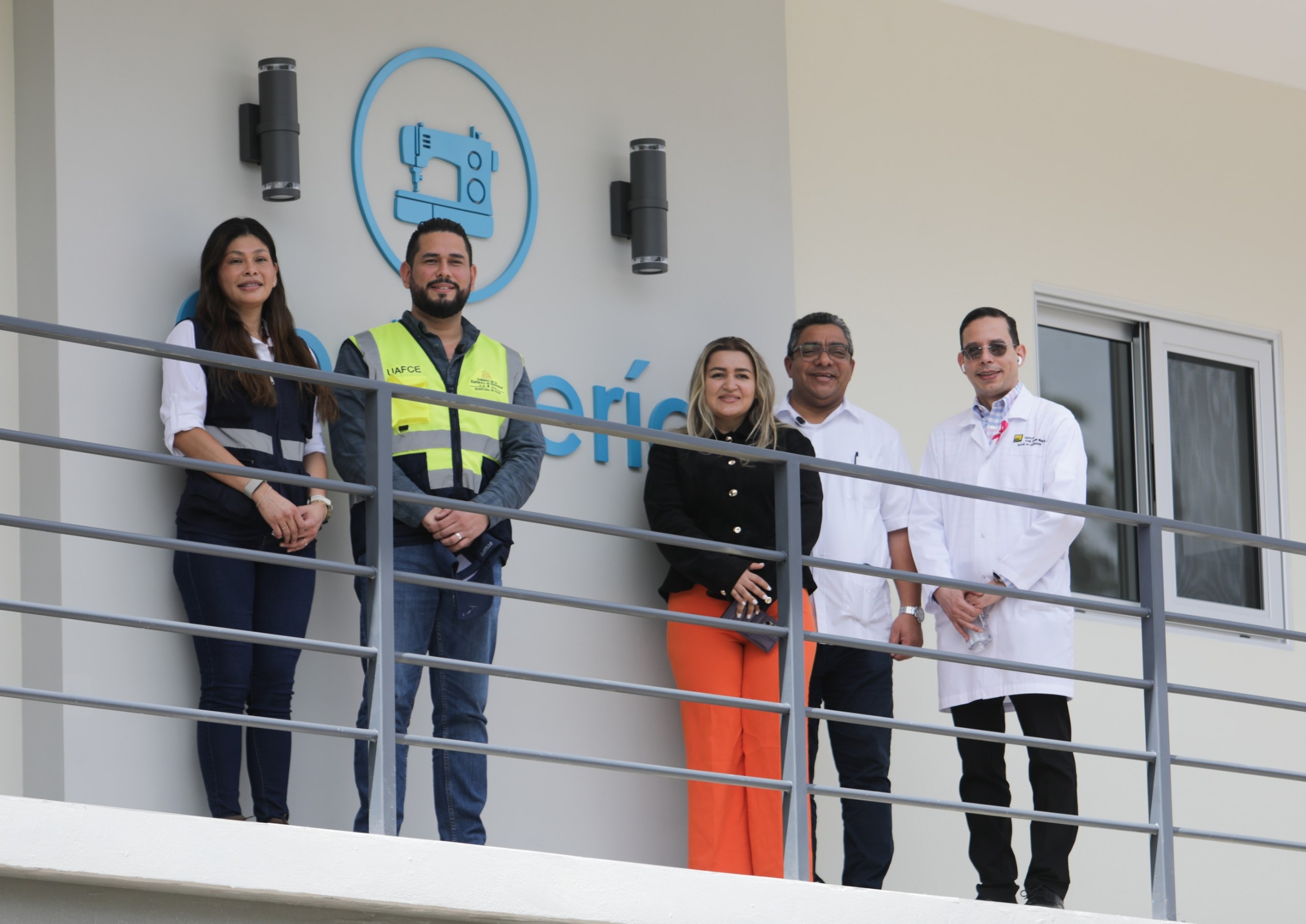 La nueva costurería del Hospital Escuela forma parte de las mejoras anunciadas para apoyar los procesos y la preparación de ropa quirúrgica.