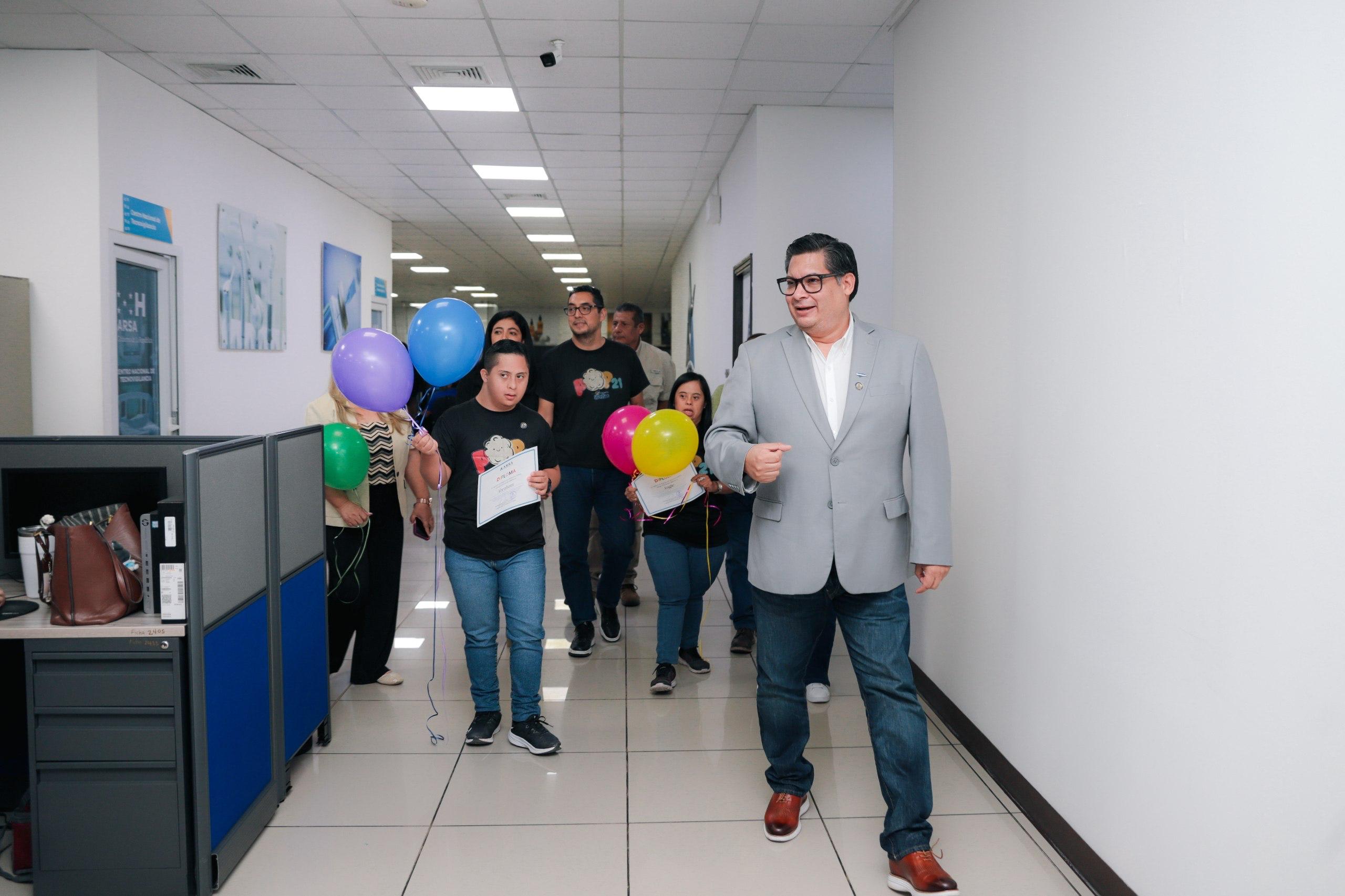 Los emprendedores Pop 21 realizaron recorrido por ARSA.