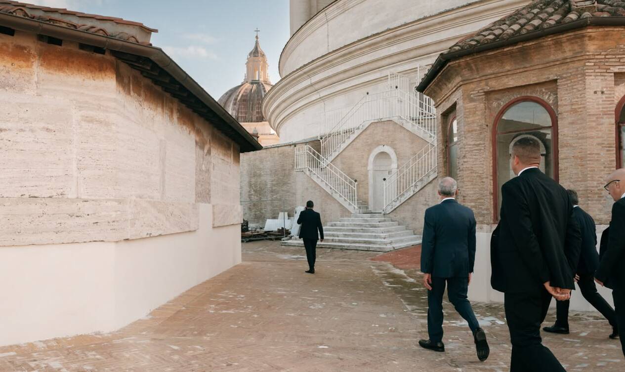 también visitó la Basílica de San Pedro