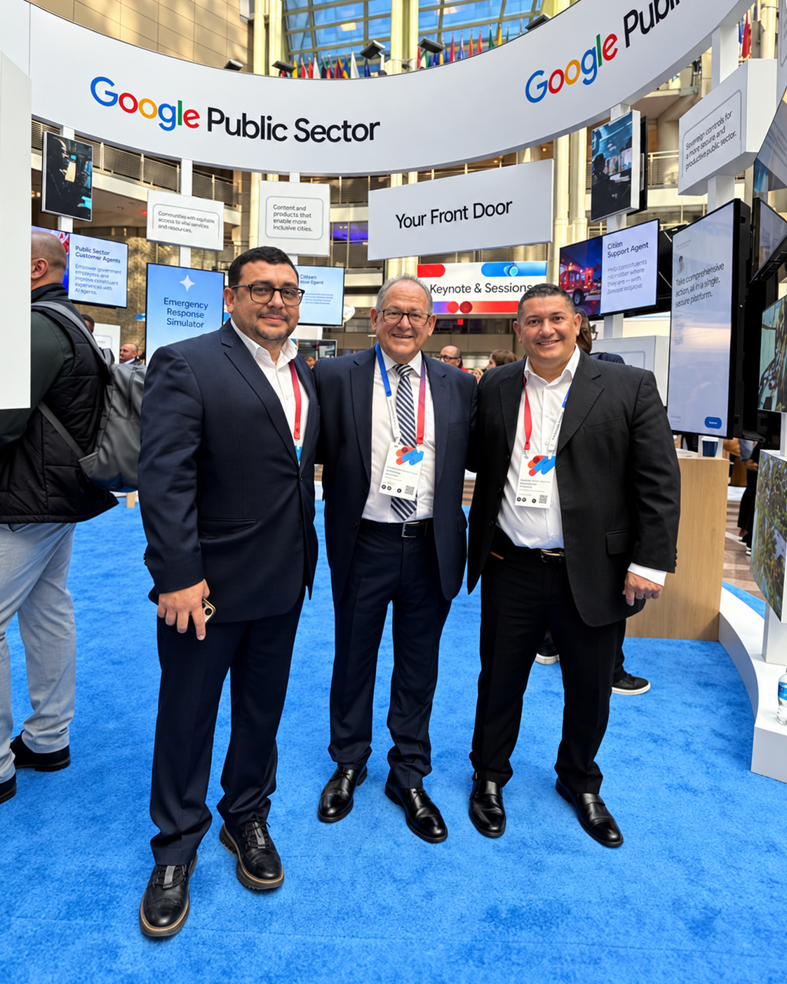 Tres profesionales en Google Public Sector.png