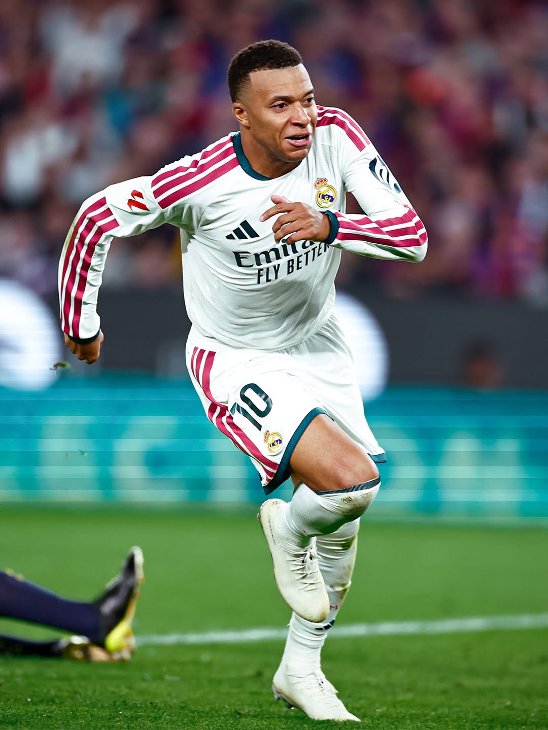 con doblete de Kylian Mbappé, Real Madrid se lleva la victoria,