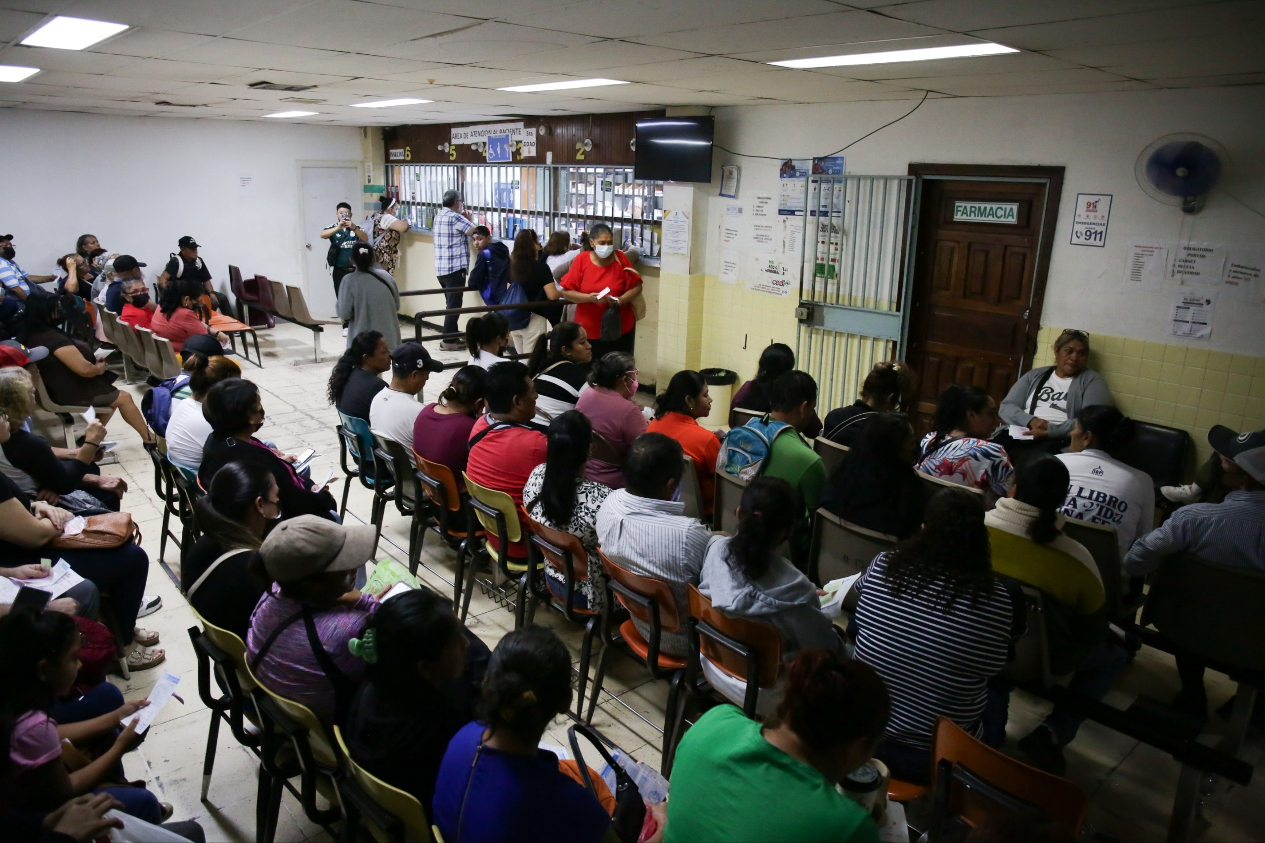 Tras 48 días de paro médico, hospitales públicos retoman las consultas