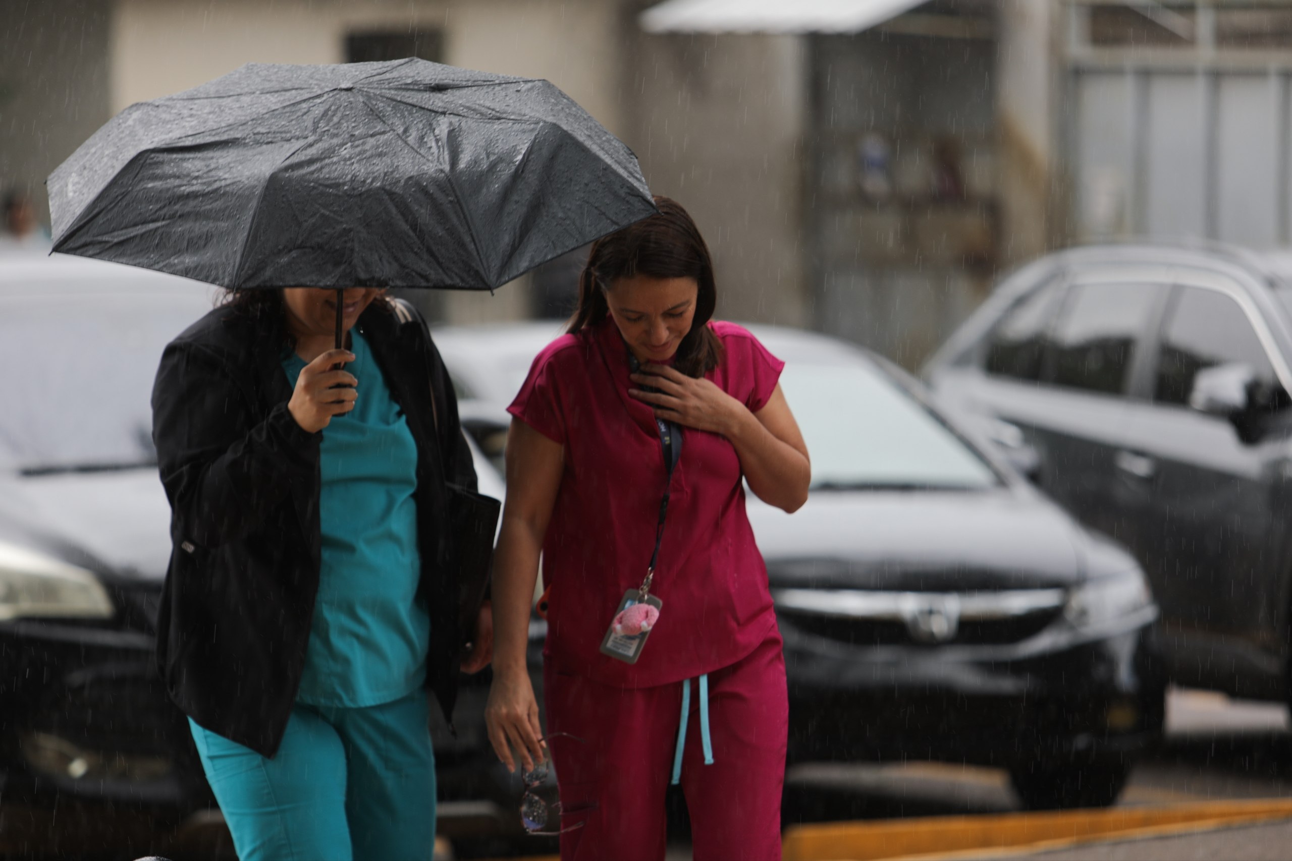 Copeco recomienda mantenerse informado sobre las condiciones del tiempo y tomar precauciones al desplazarse.