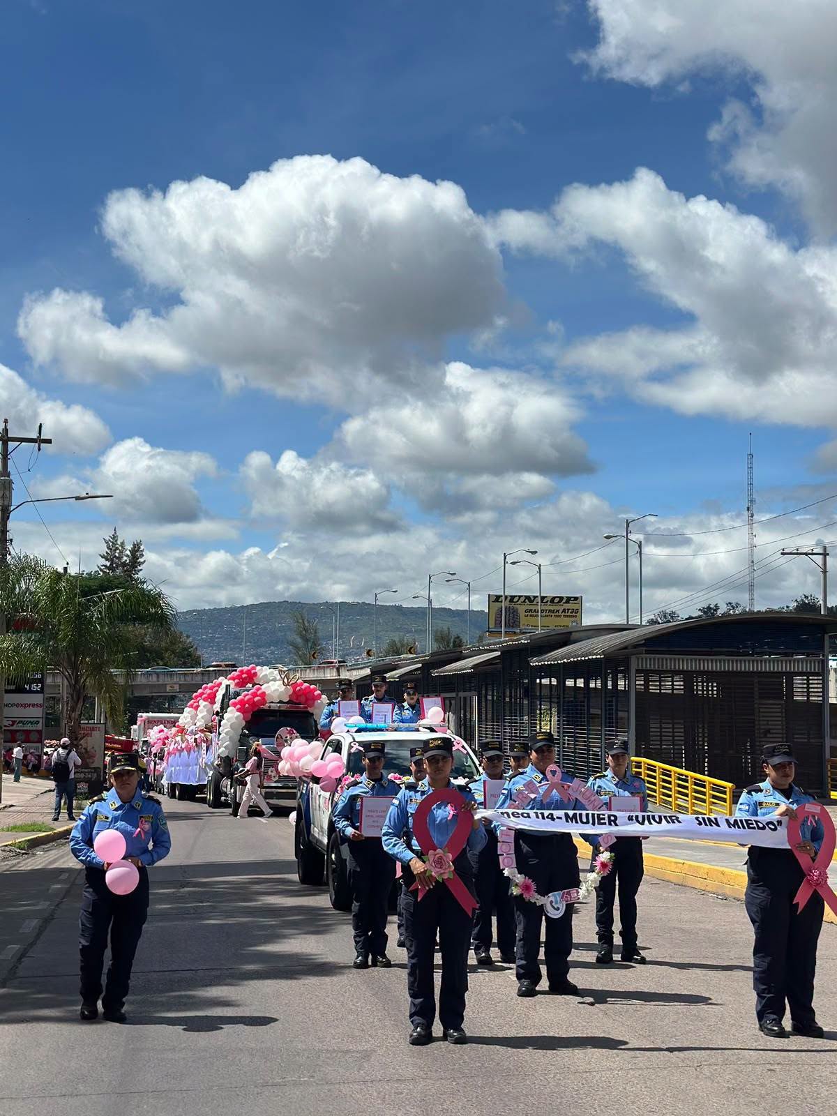 La policia Nacional se suma a la concienciacion de la lucha contra el cáncer de mama