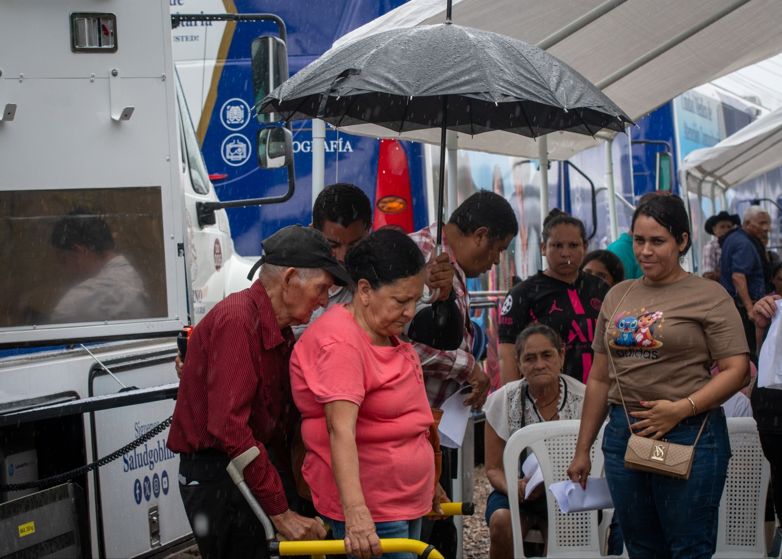Las caravanas de la salud llevan consultas y pruebas diagnósticas a comunidades hondureñas.