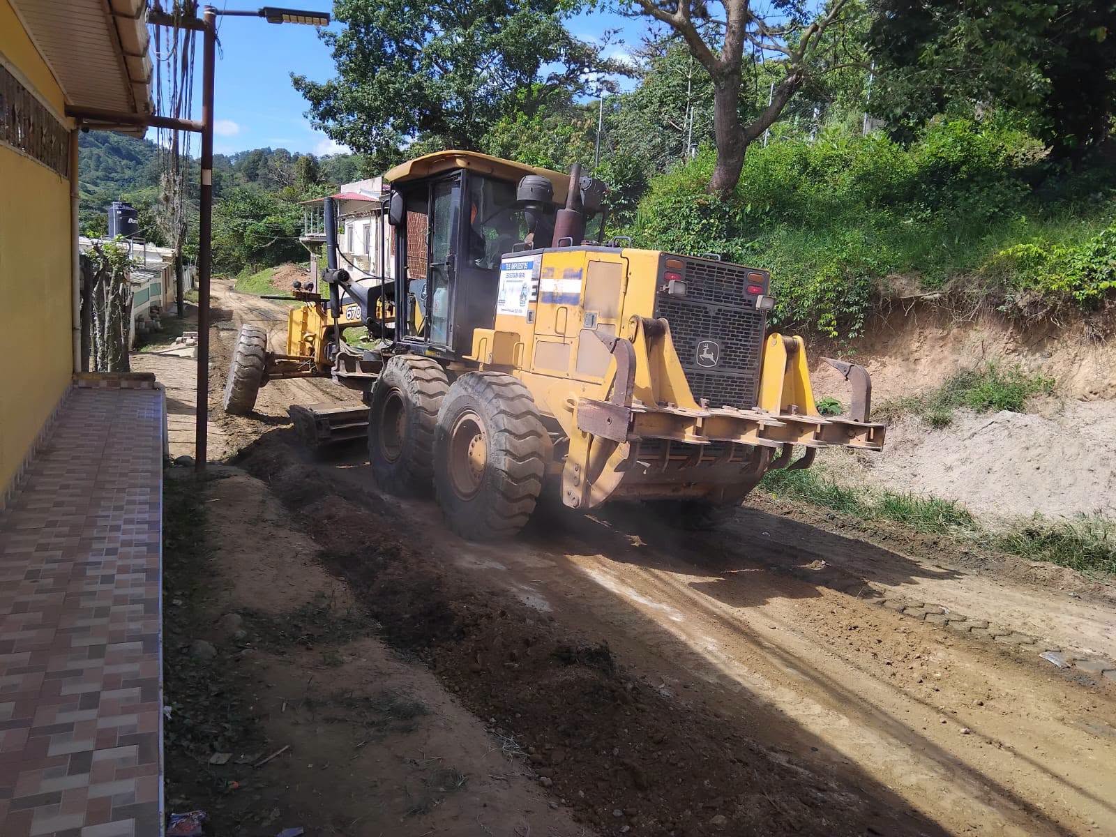 La maquinaria apoyará los trabajos de mantenimiento de caminos utilizados por productores y habitantes del municipio. · Foto: Cortesía.