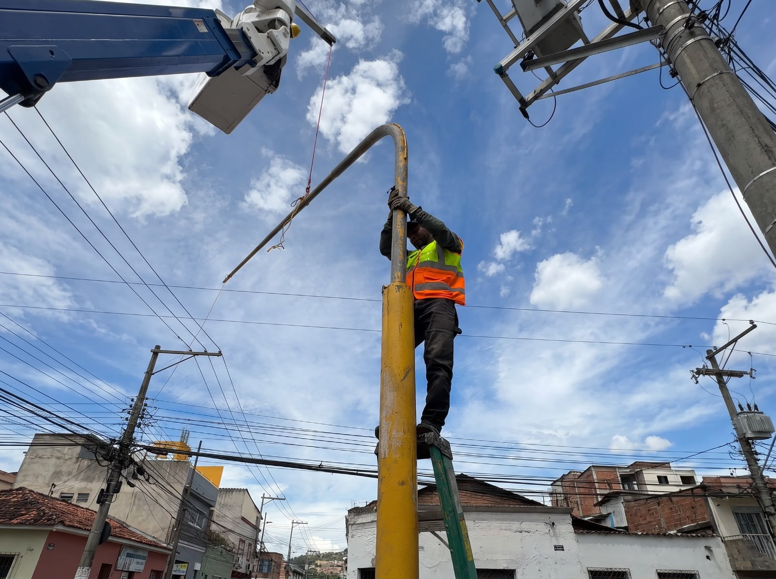 AMDC repara semáforo cerca del Estadio Nacional de Tegucigalpa