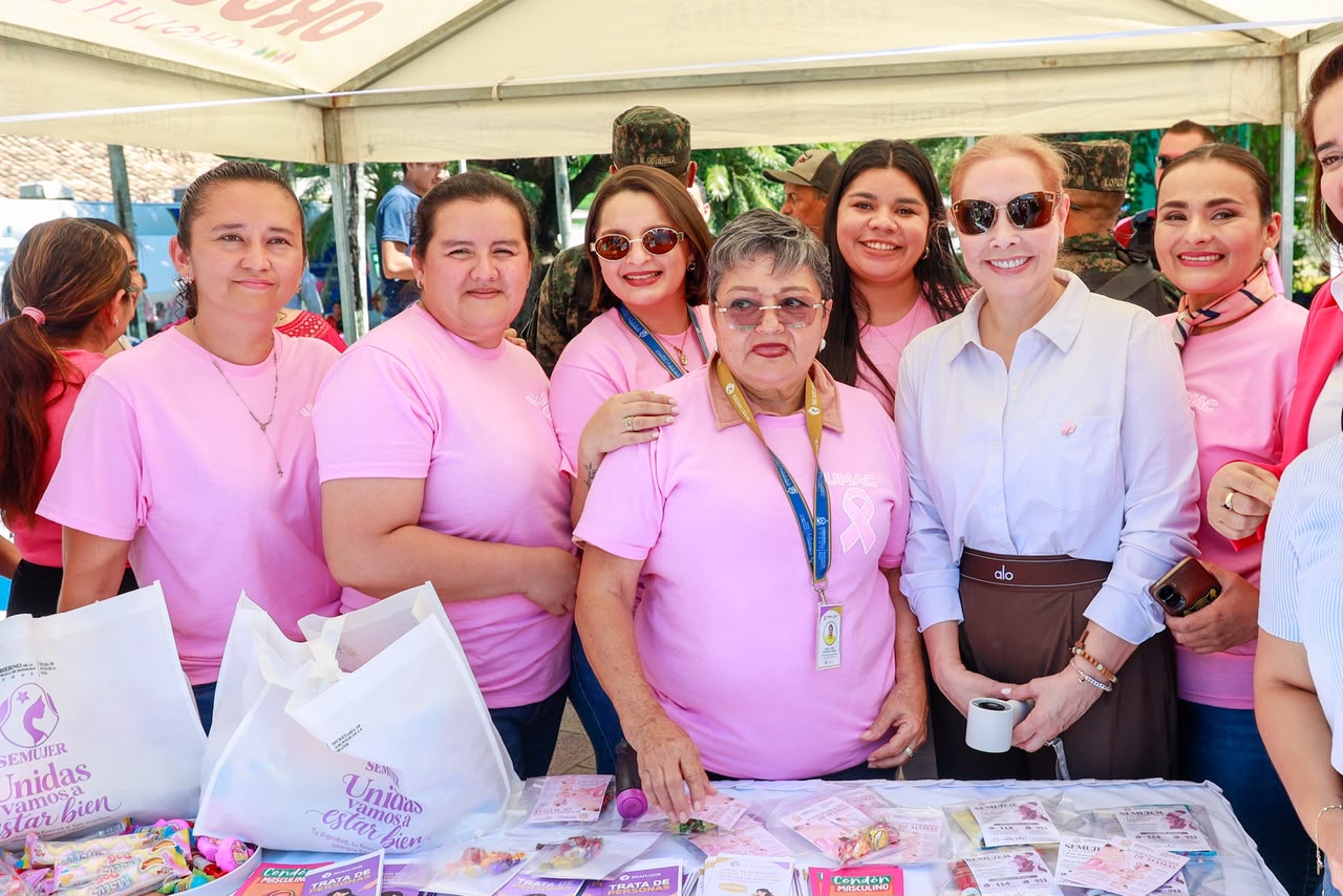 primera dama de la República, Lissette del Cid de Asfura, visitó el municipio Orocuina.