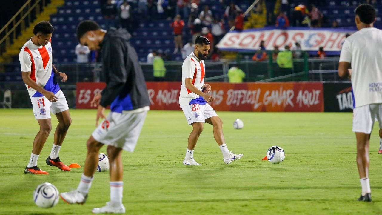 Los Merengues por la remontada ante el Cartaginés.