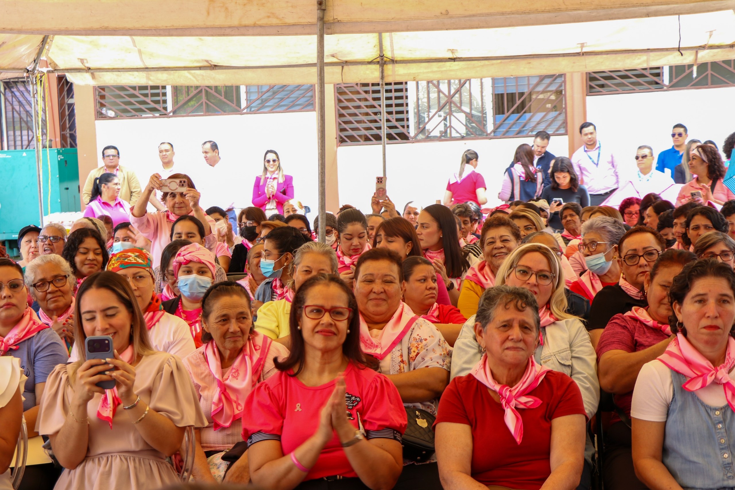 Sedesol también donará 50 mamografías para mujeres que acuden a Ciudad Mujer, con el propósito de contribuir a la detección oportuna del cáncer de mama.