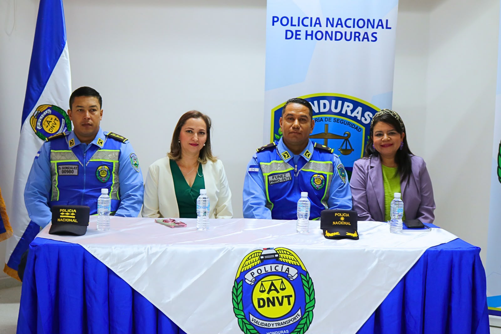 Autoridades de la DNVT realizaron la capacitación dirigida a conductores de la Sesal.