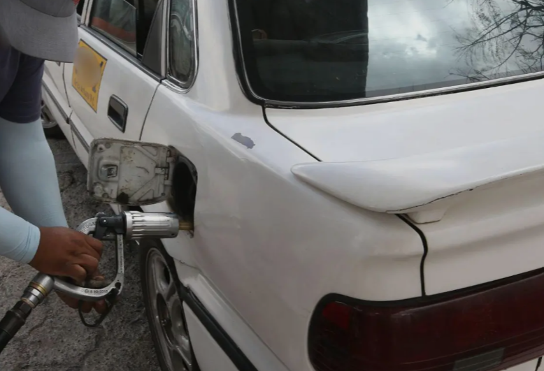Las gasolinas bajaran este próximo lunes